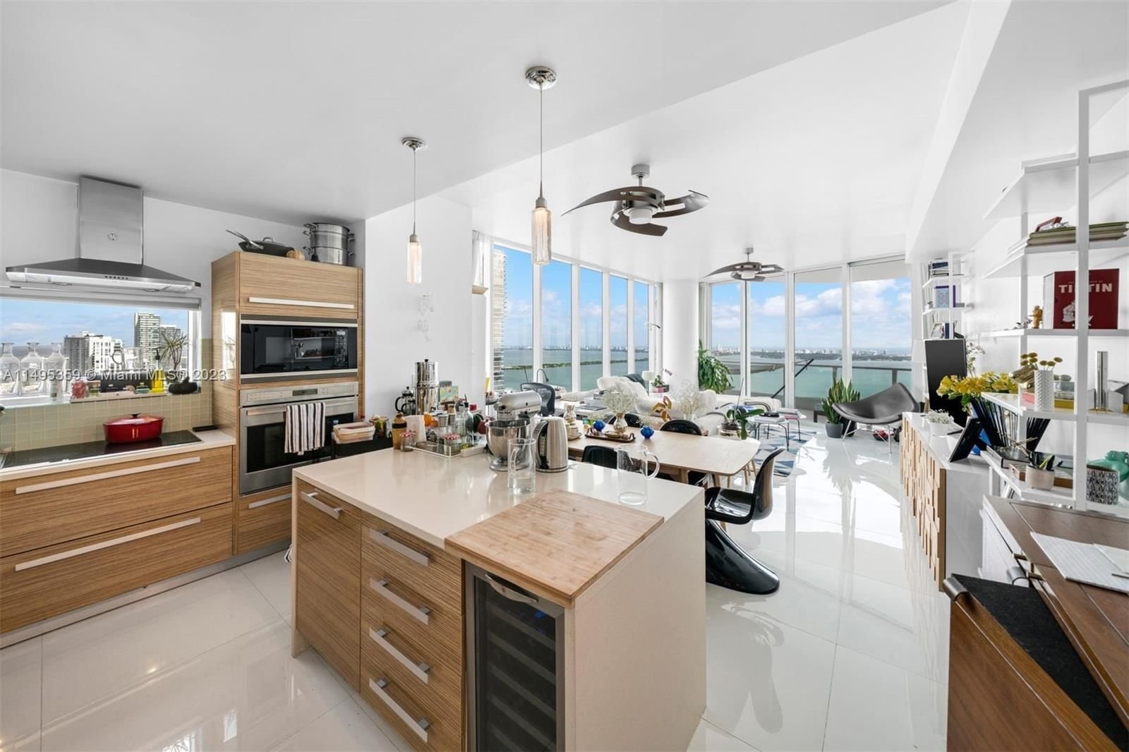 Real estate property located at 2020 Bayshore Dr #4201, Miami-Dade County, PARAMOUNT BAY CONDO, Miami, FL