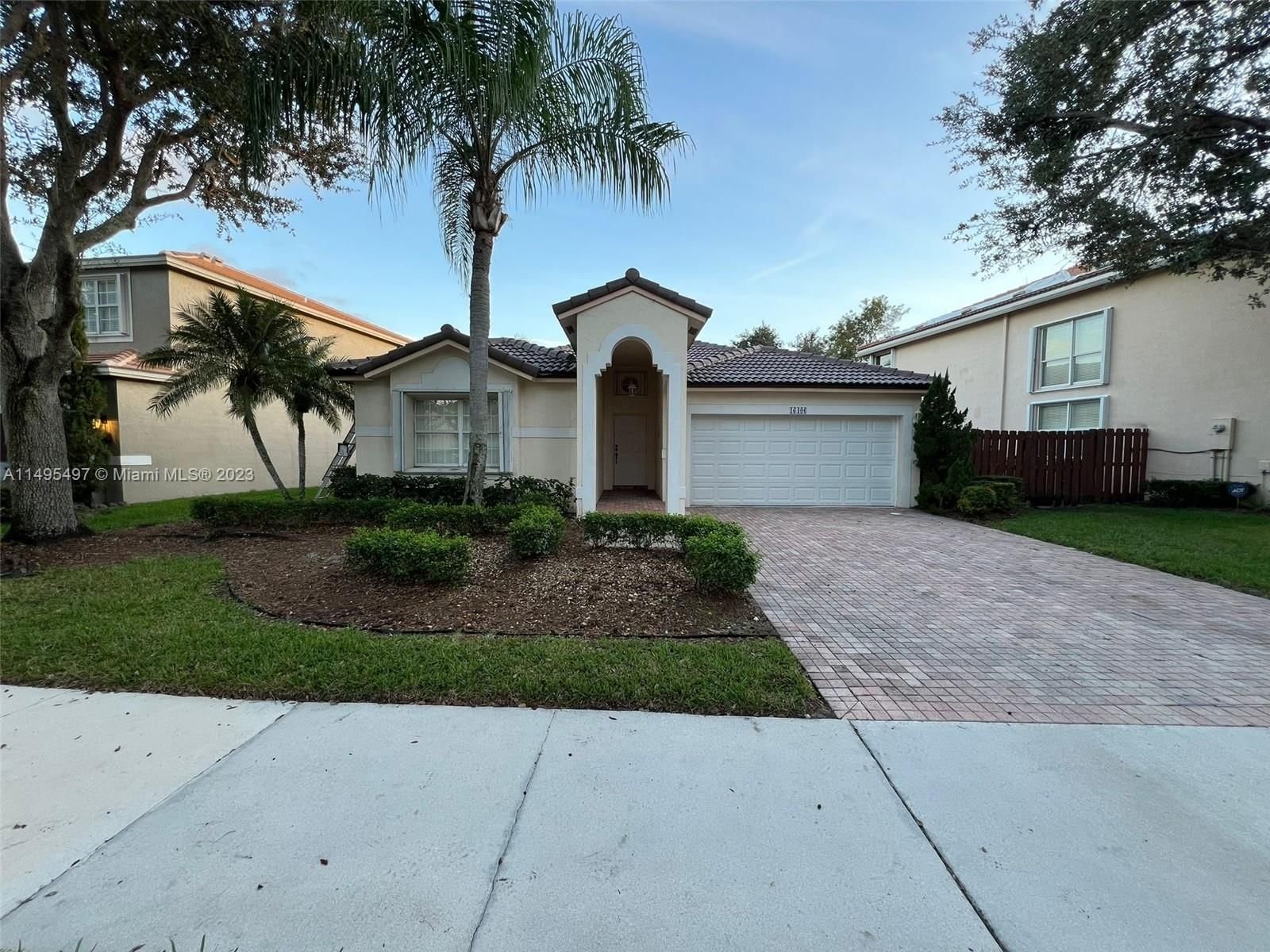 Real estate property located at 16406 Sapphire Pl, Broward County, Weston, FL