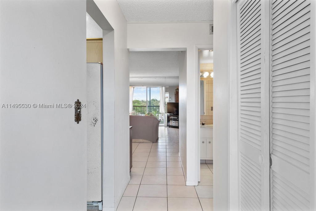 Real estate property located at 2350 14th St Cswy #505, Broward, Garden-aire Village South, Pompano Beach, FL
