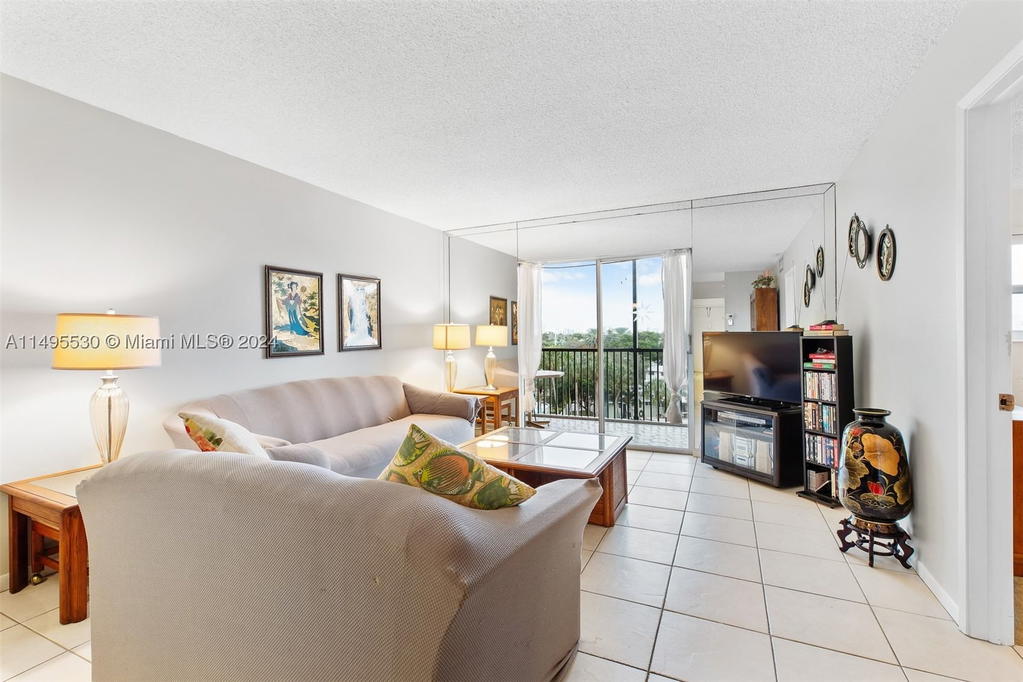 Real estate property located at 2350 14th St Cswy #505, Broward, Garden-aire Village South, Pompano Beach, FL
