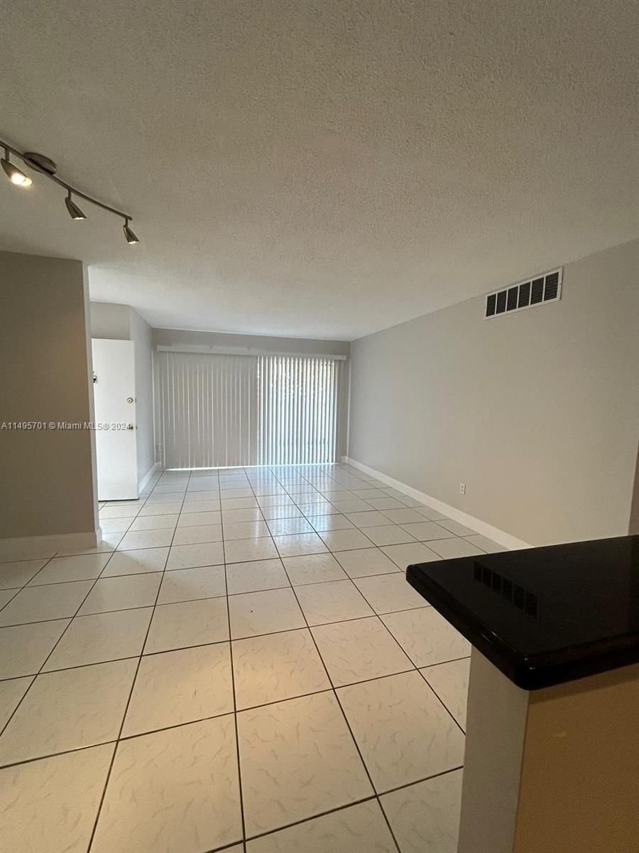 Real estate property located at 4650 79th Ave #1H, Miami-Dade County, DORAL GARDENS CONDO, Doral, FL