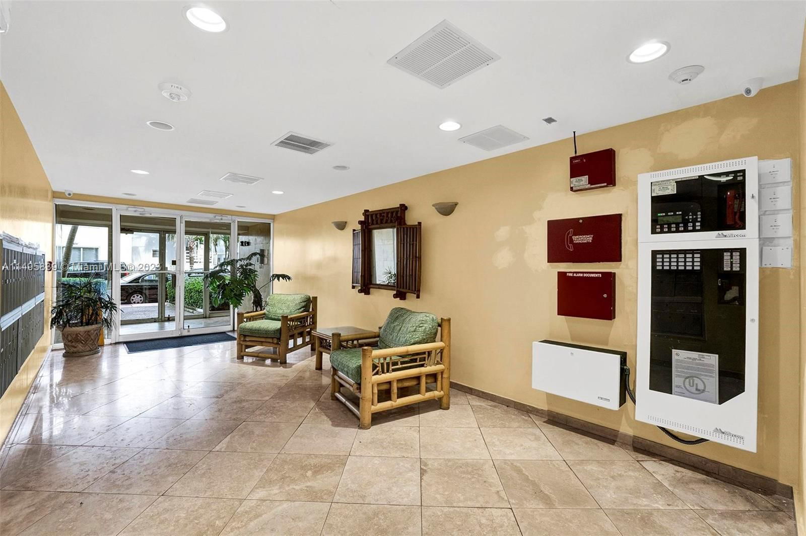Real estate property located at 7620 Carlyle Ave #401, Miami-dade, Carlyle Plaza Condo, Miami Beach, FL