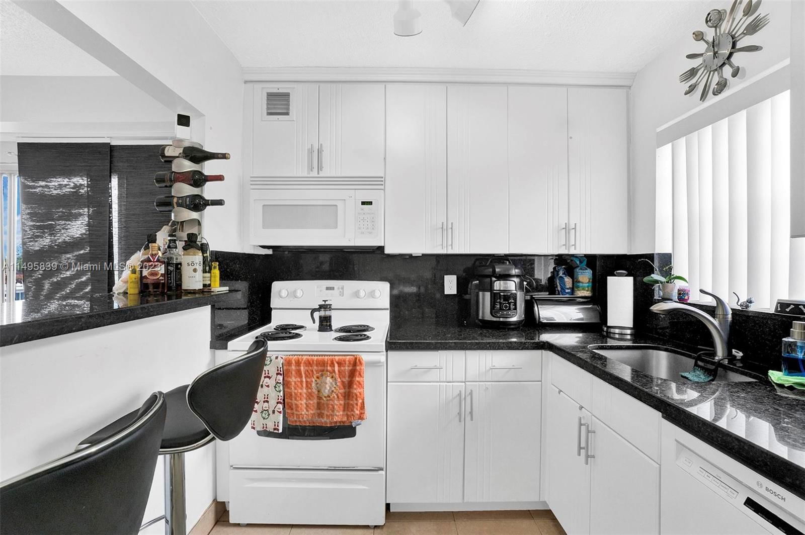 Real estate property located at 7620 Carlyle Ave #401, Miami-dade, Carlyle Plaza Condo, Miami Beach, FL