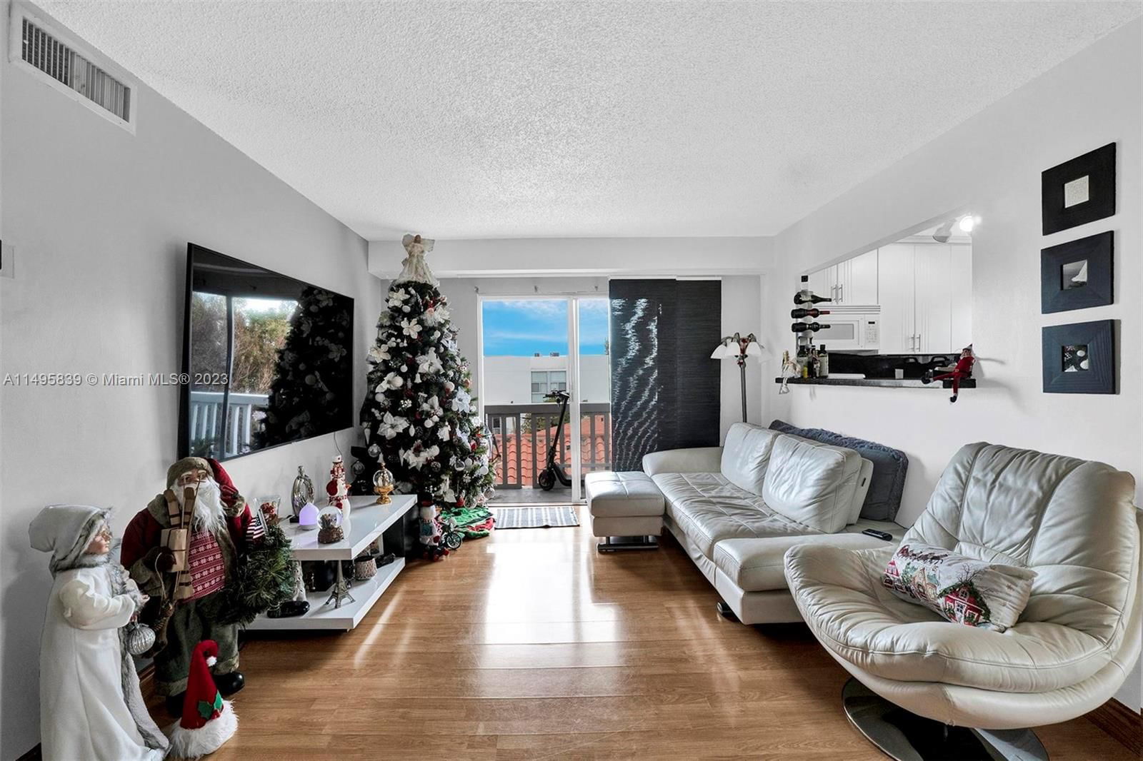 Real estate property located at 7620 Carlyle Ave #401, Miami-dade, Carlyle Plaza Condo, Miami Beach, FL