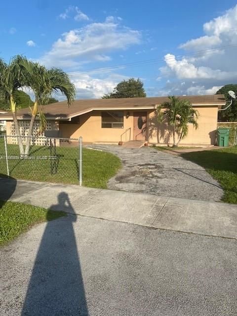 Real estate property located at 18901 43rd Ave, Miami-Dade County, REALSITE ESTS SEC 3, Miami Gardens, FL
