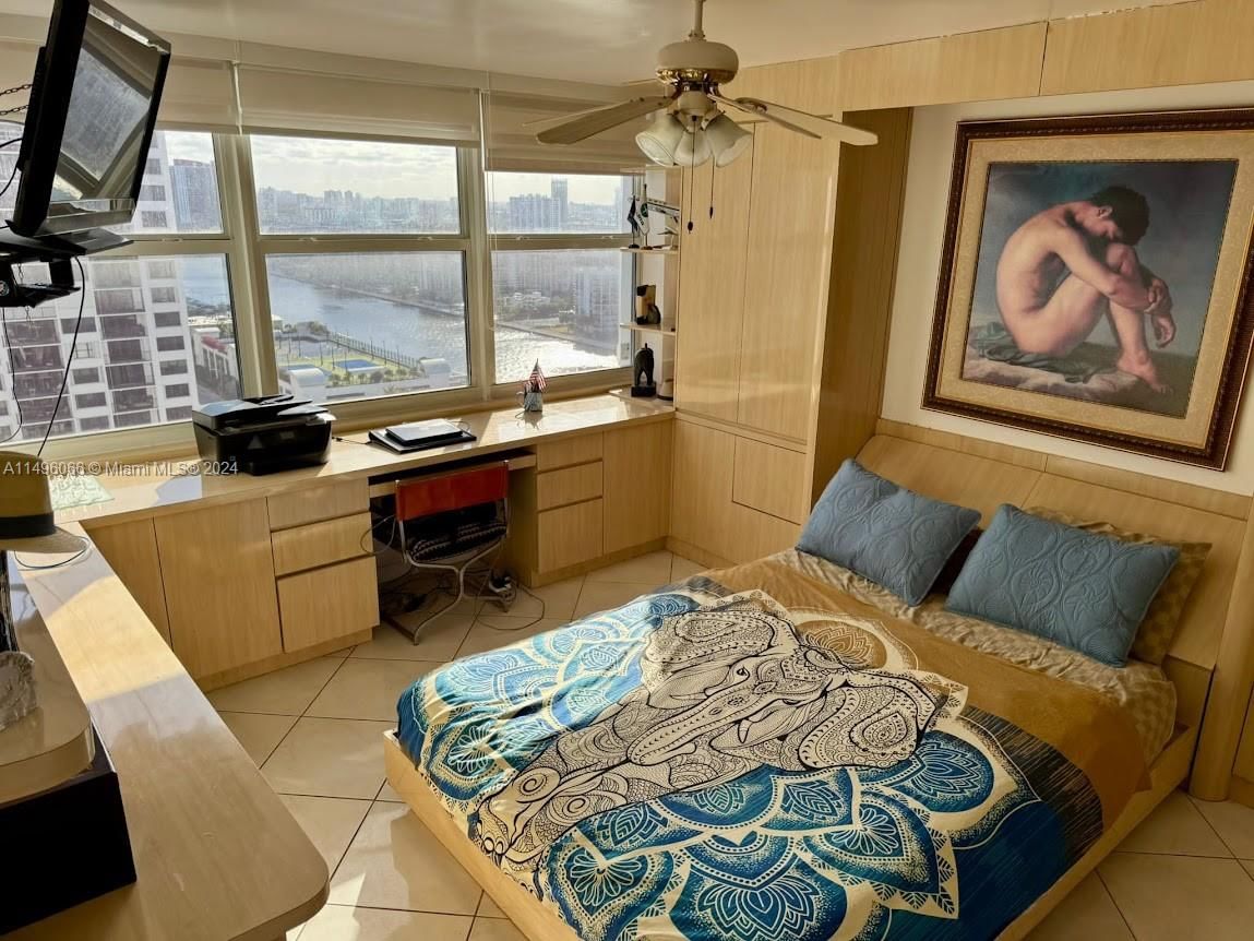Real estate property located at 2101 Ocean Dr #2201, Broward, Quadomain Tower I And Iv, Hollywood, FL