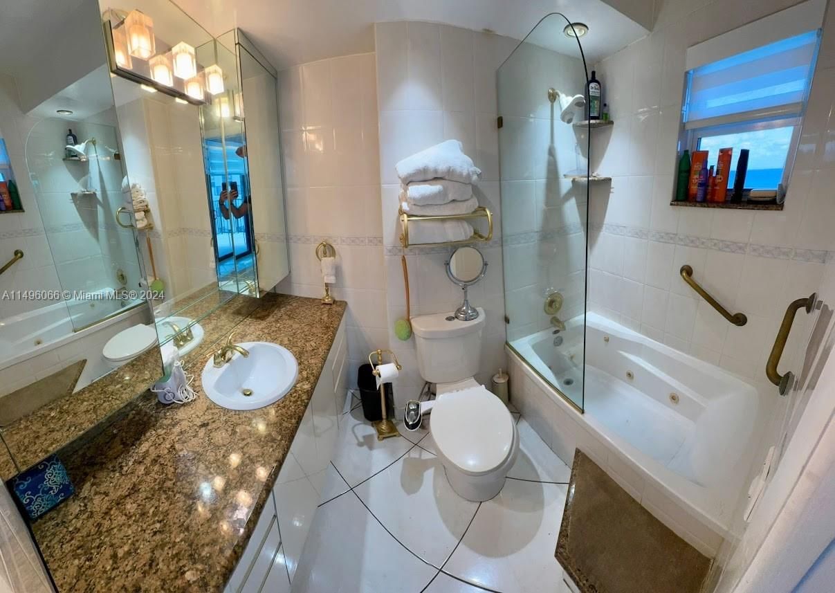 Real estate property located at 2101 Ocean Dr #2201, Broward, Quadomain Tower I And Iv, Hollywood, FL