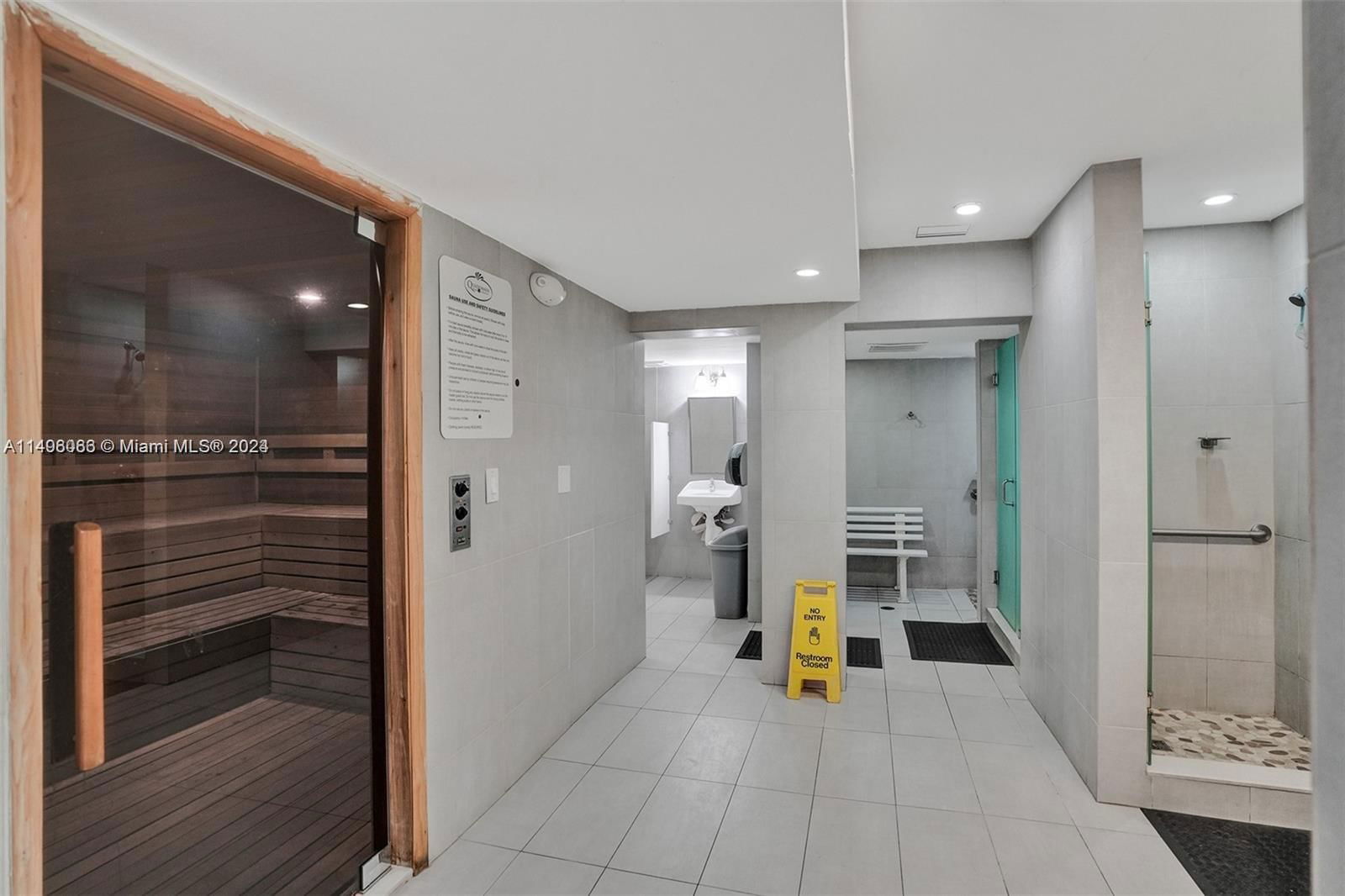 Real estate property located at 2101 Ocean Dr #2201, Broward, Quadomain Tower I And Iv, Hollywood, FL