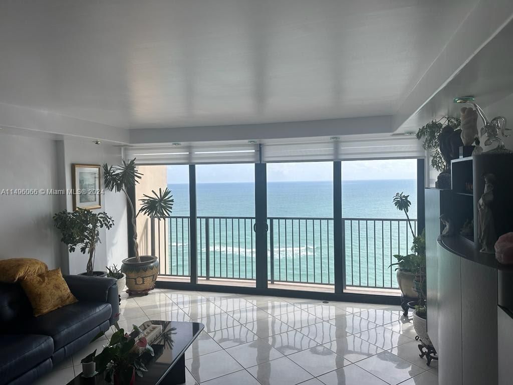 Real estate property located at 2101 Ocean Dr #2201, Broward, Quadomain Tower I And Iv, Hollywood, FL