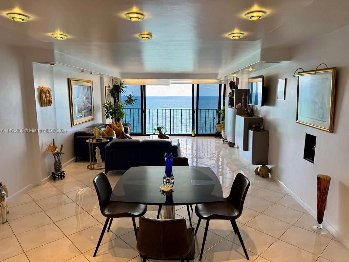 Real estate property located at 2101 Ocean Dr #2201, Broward, Quadomain Tower I And Iv, Hollywood, FL