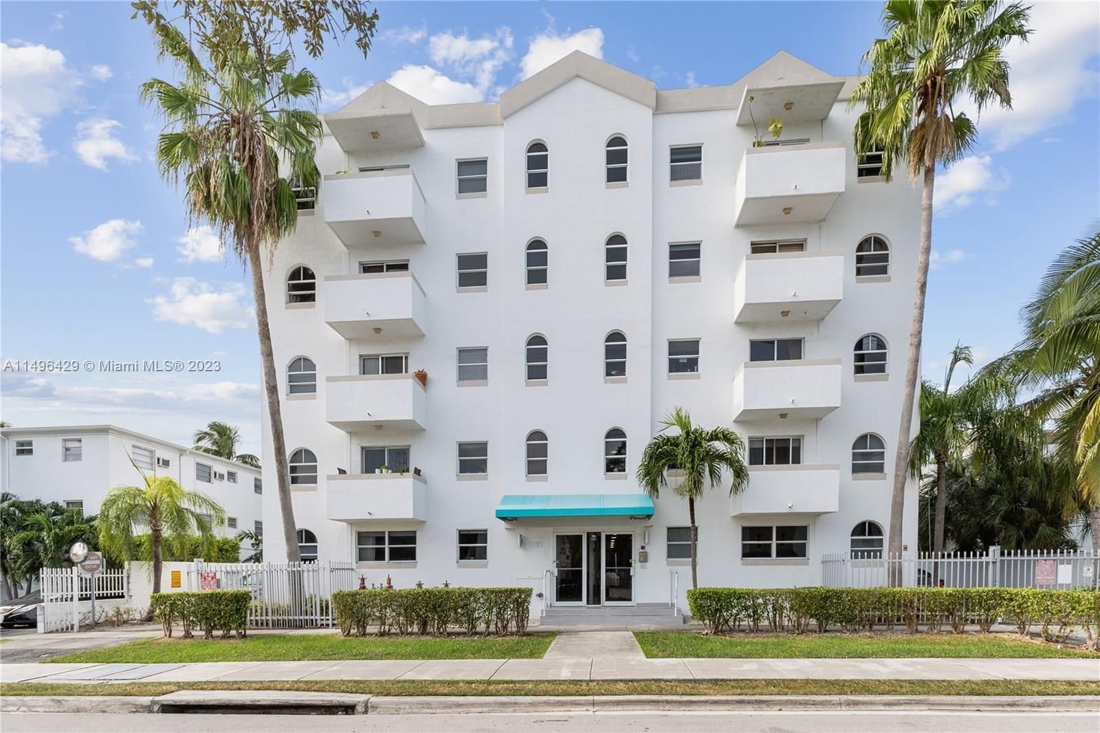 Real estate property located at 3052 27th Ave #302, Miami-Dade County, GROVE PALMS I CONDO, Miami, FL