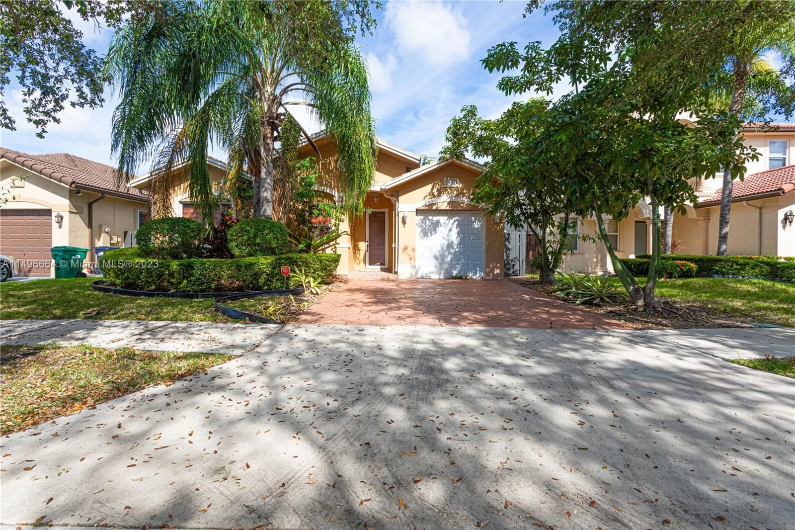 Real estate property located at 8887 139th Ter, Miami-Dade County, FLORINDA ESTATES, Miami Lakes, FL
