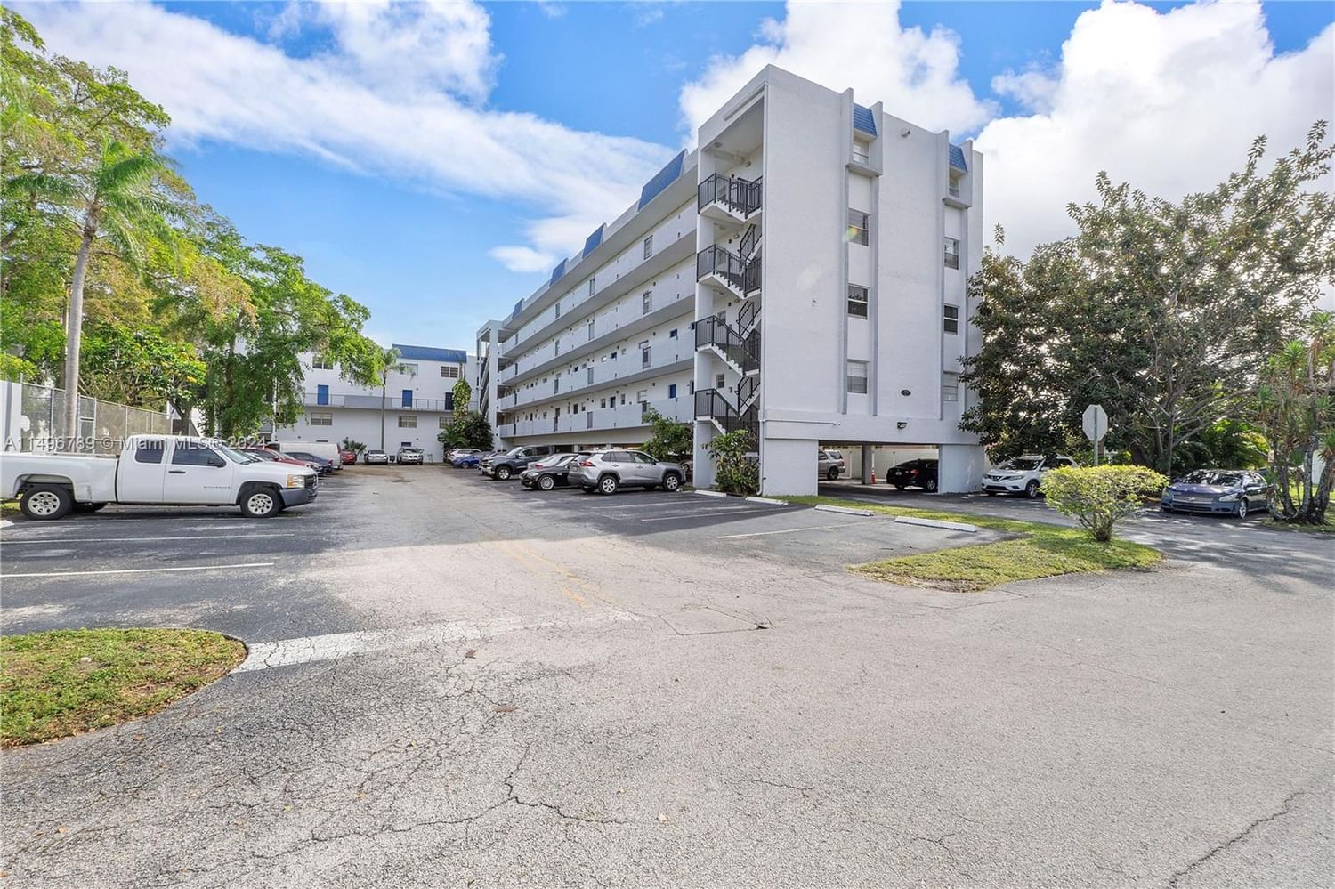 Real estate property located at 7541 16th St #1311, Broward County, VILLAGE SQUARE CONDO, Plantation, FL