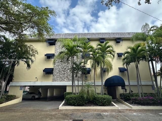 Real estate property located at 427 Santander Ave #203, Miami-Dade County, VILLA SANTANDER CONDO, Coral Gables, FL