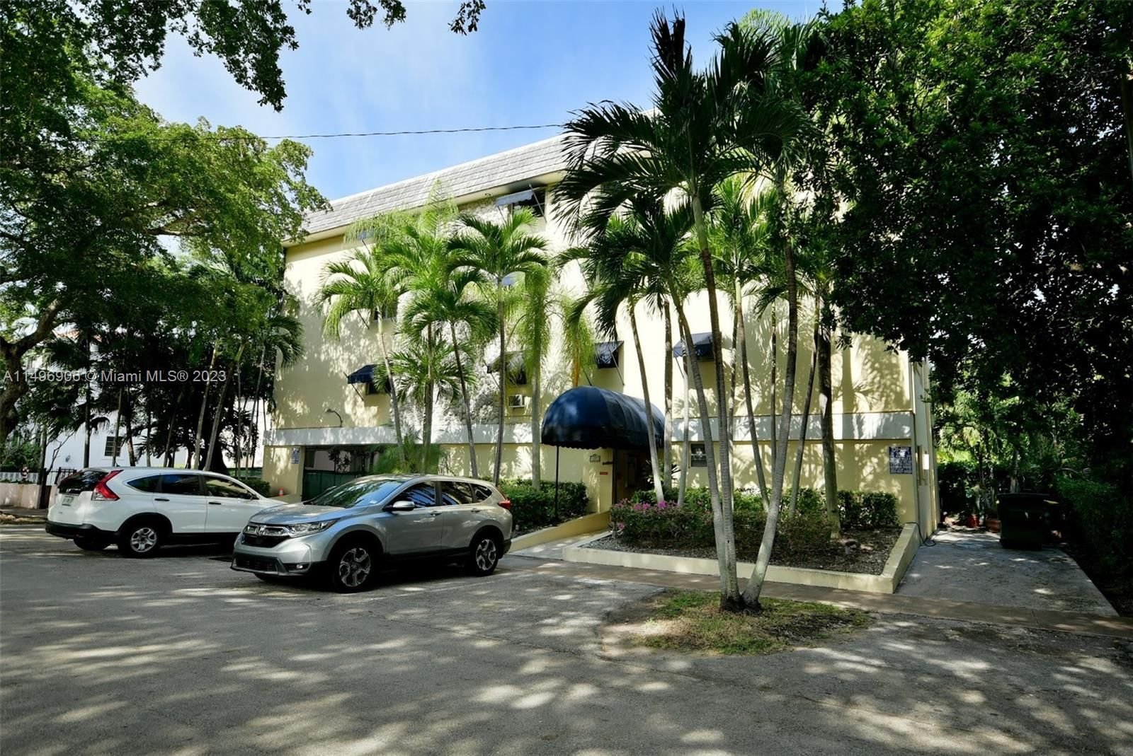 Real estate property located at 427 Santander Ave #203, Miami-Dade County, VILLA SANTANDER CONDO, Coral Gables, FL