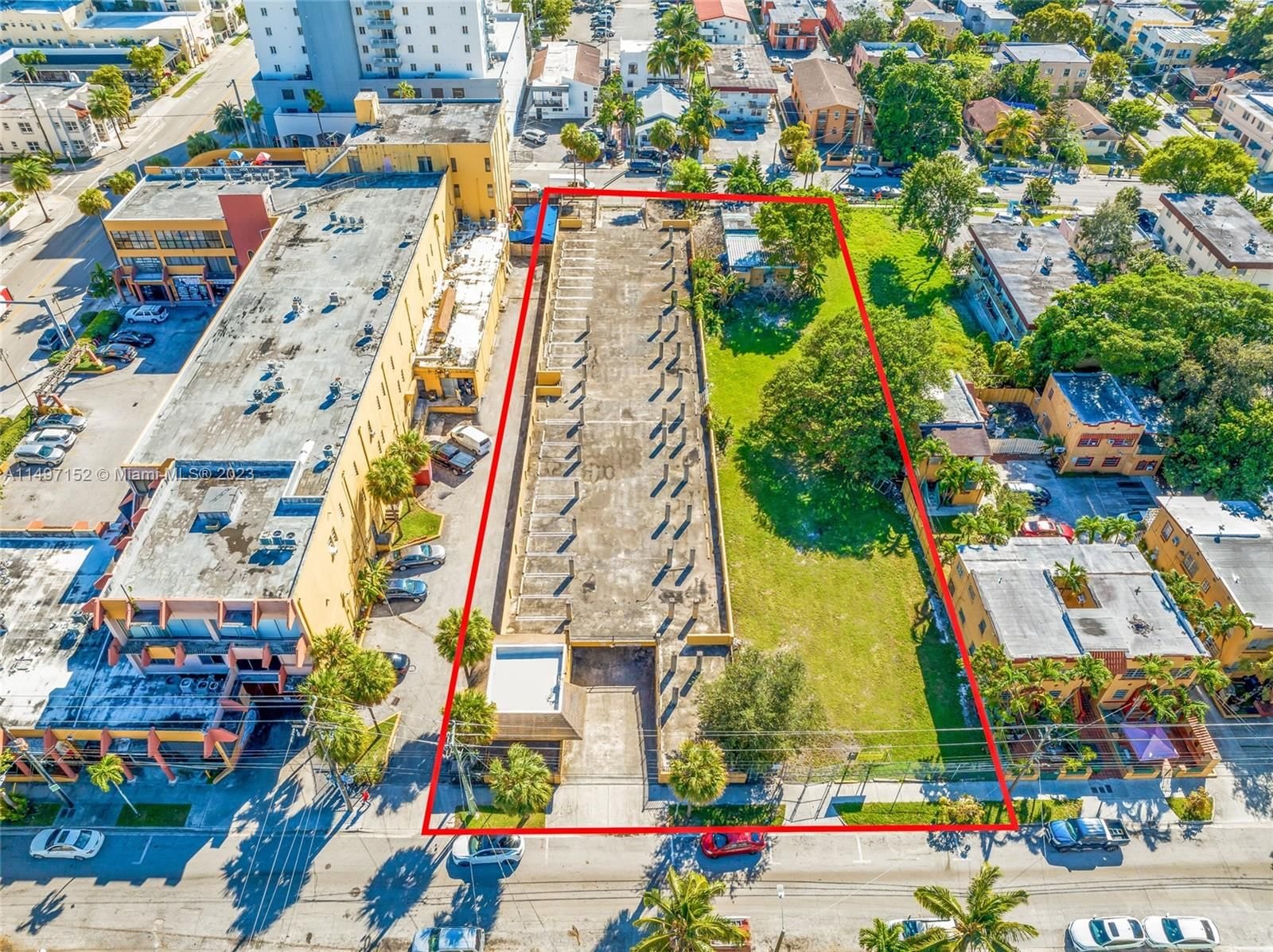 Real estate property located at 300 12th Ave, Miami-Dade County, LAWRENCE ESTATES LAND COS, Miami, FL
