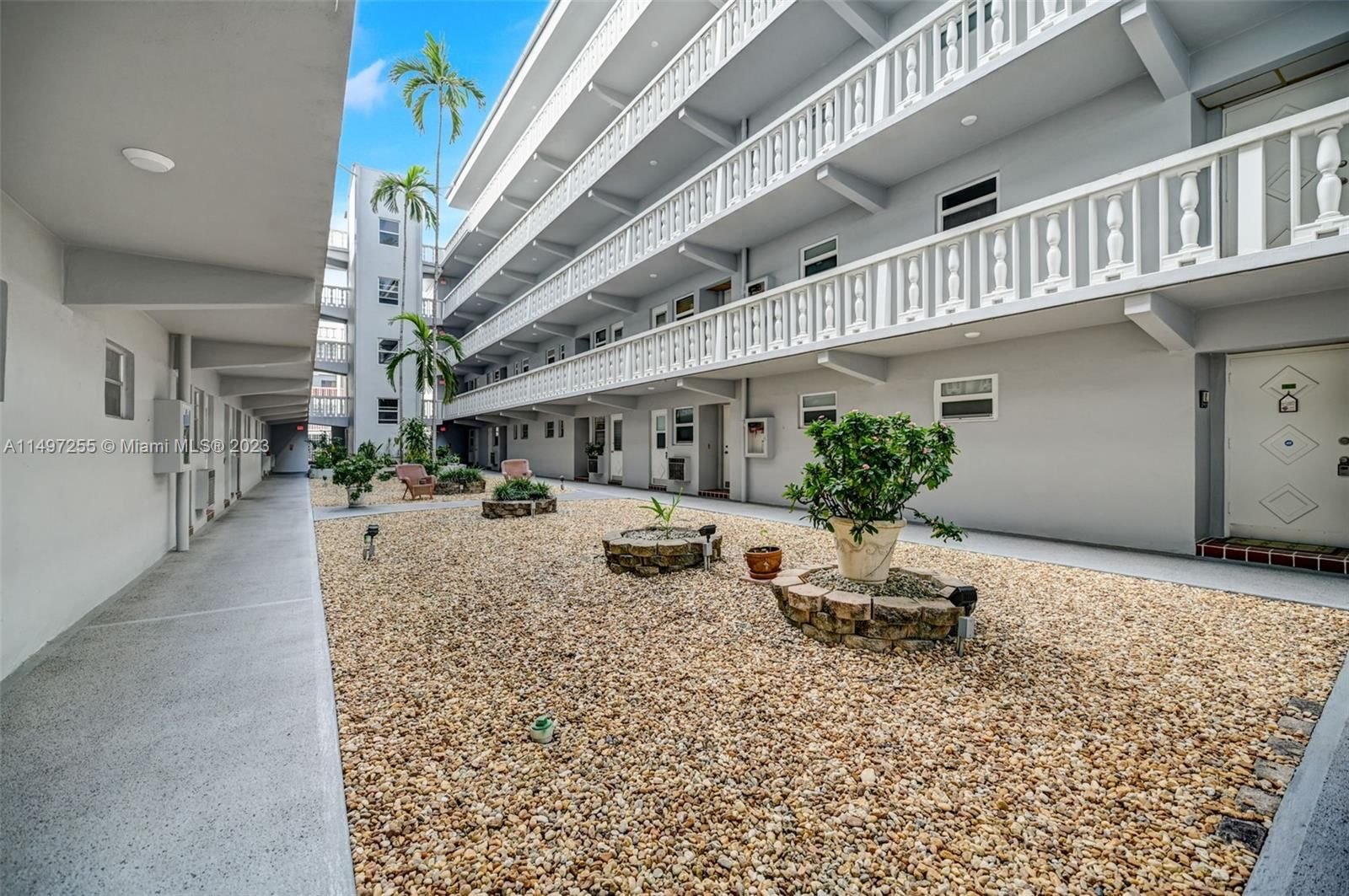 Real estate property located at 329 3rd St #301S, Broward County, SECOND GULFSTREAM GARDEN, Hallandale Beach, FL