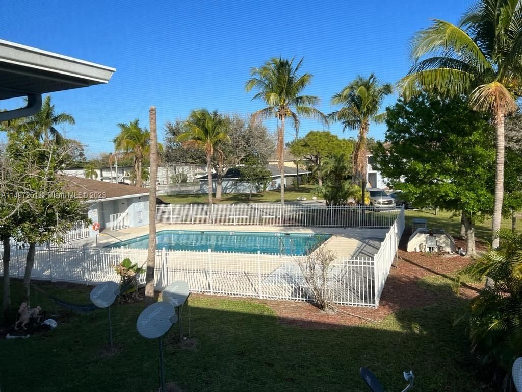 Real estate property located at 617 Ixoria Ave #29, St Lucie County, THE HEMINGWAY, A CONDOMIN, Fort Pierce, FL