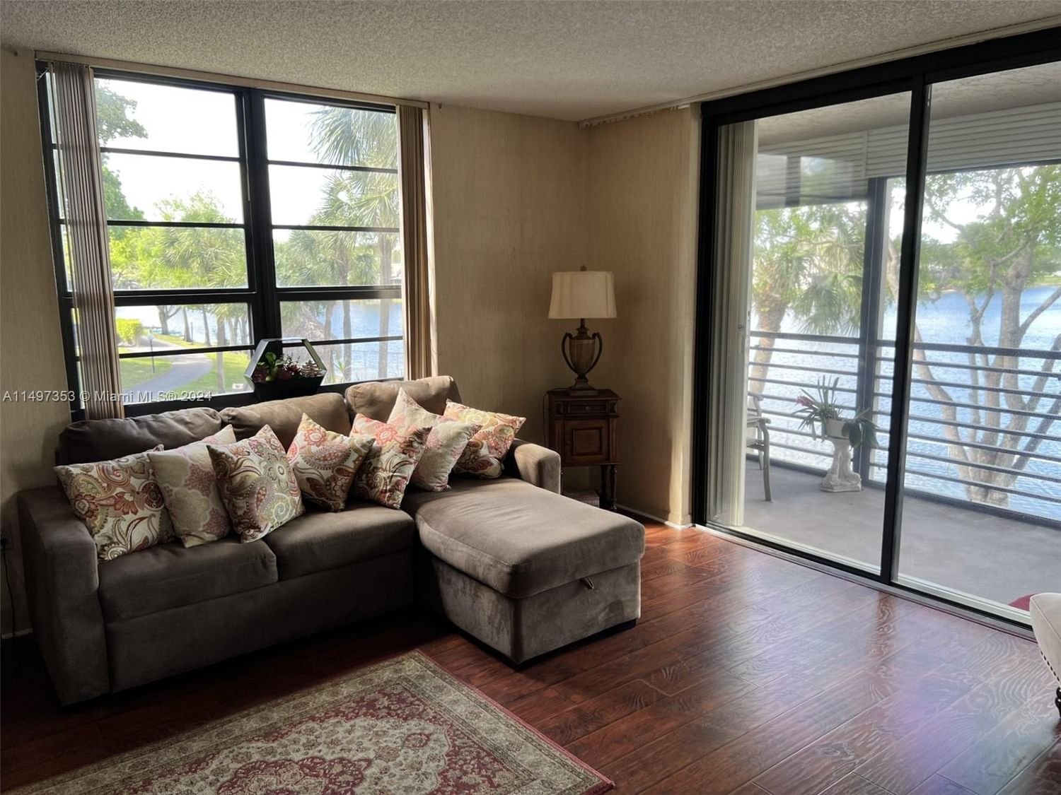 Real estate property located at 901 Colony Point Cir #214, Broward County, COLONY POINT 6 CONDO, Pembroke Pines, FL