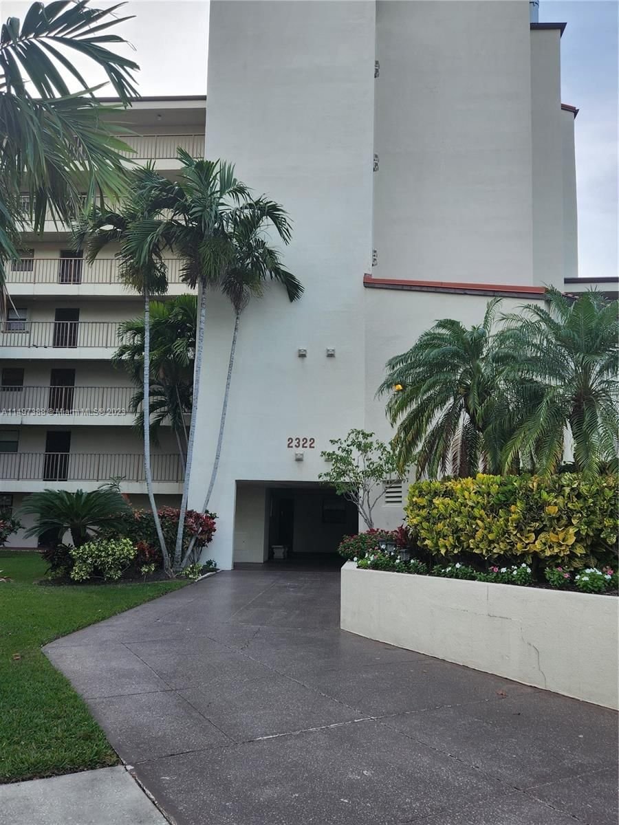 Real estate property located at 2320 Cypress Bend Dr #405, Broward County, CYPRESS BEND I-D CONDO, Pompano Beach, FL
