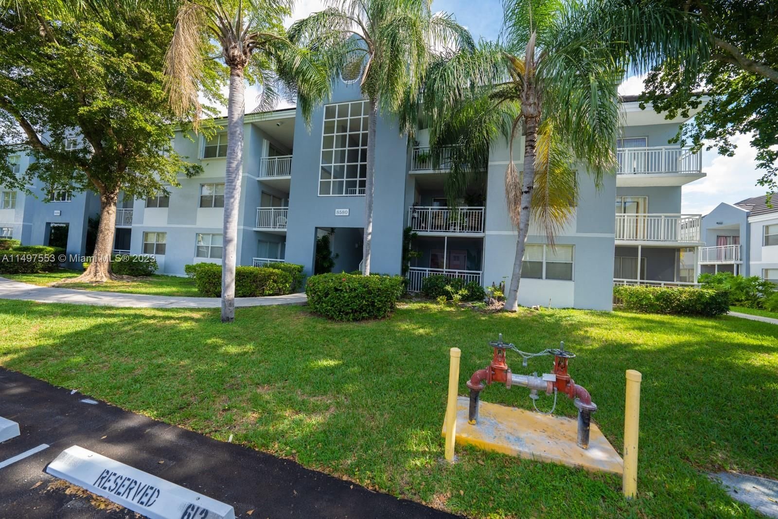 Real estate property located at 8580 212th St #306, Miami-Dade County, LE CLUB AT OLD CUTLER CON, Cutler Bay, FL
