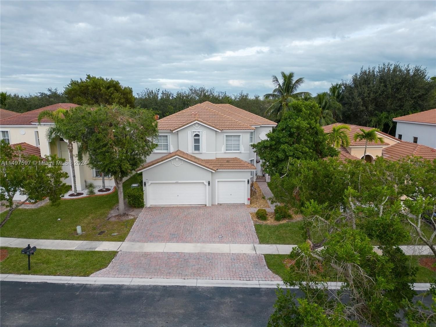 Real estate property located at 1147 37th Pl, Miami-Dade County, PORTOFINO OAKS, Homestead, FL