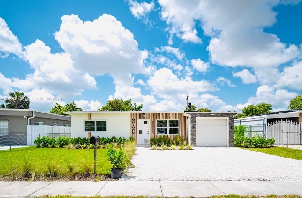 Real estate property located at 850 14th St, Miami-Dade County, SUN-TAN VILLAGE SEC 2, Hialeah, FL