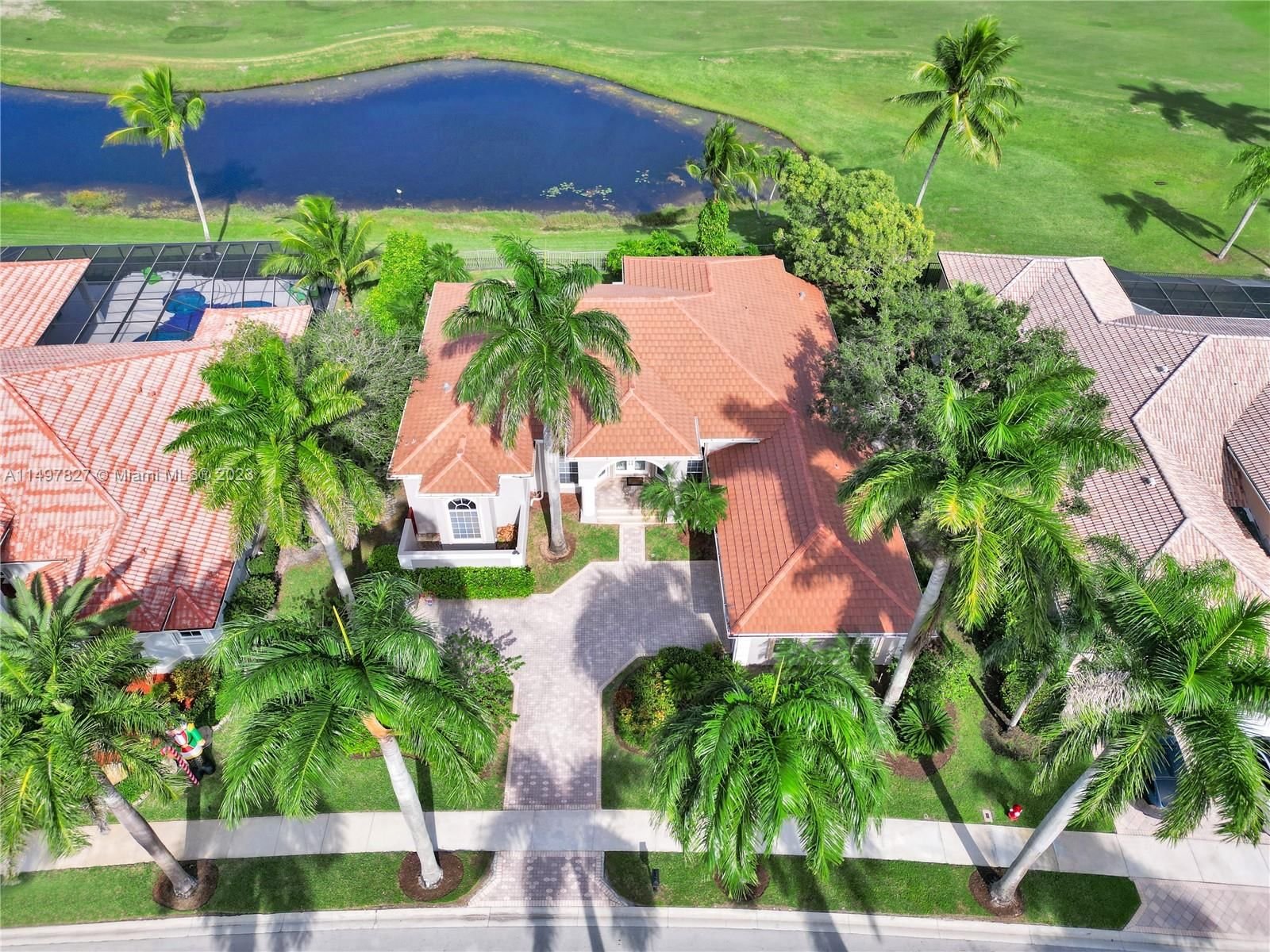 Real estate property located at 2585 Mayfair Ln, Broward County, SECTOR 7 - PARCELS F G H, Weston, FL