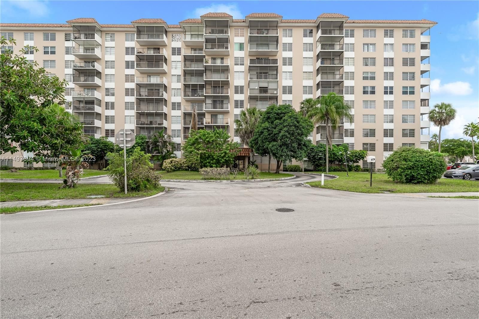 Real estate property located at 4174 Inverrary Dr #202, Broward County, MANORS OF INVERRARY XI, Lauderhill, FL