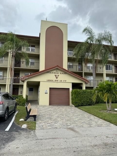 Real estate property located at 12901 15th Ct #209V, Broward County, IVANHOE EAST AT CENTURY V, Pembroke Pines, FL
