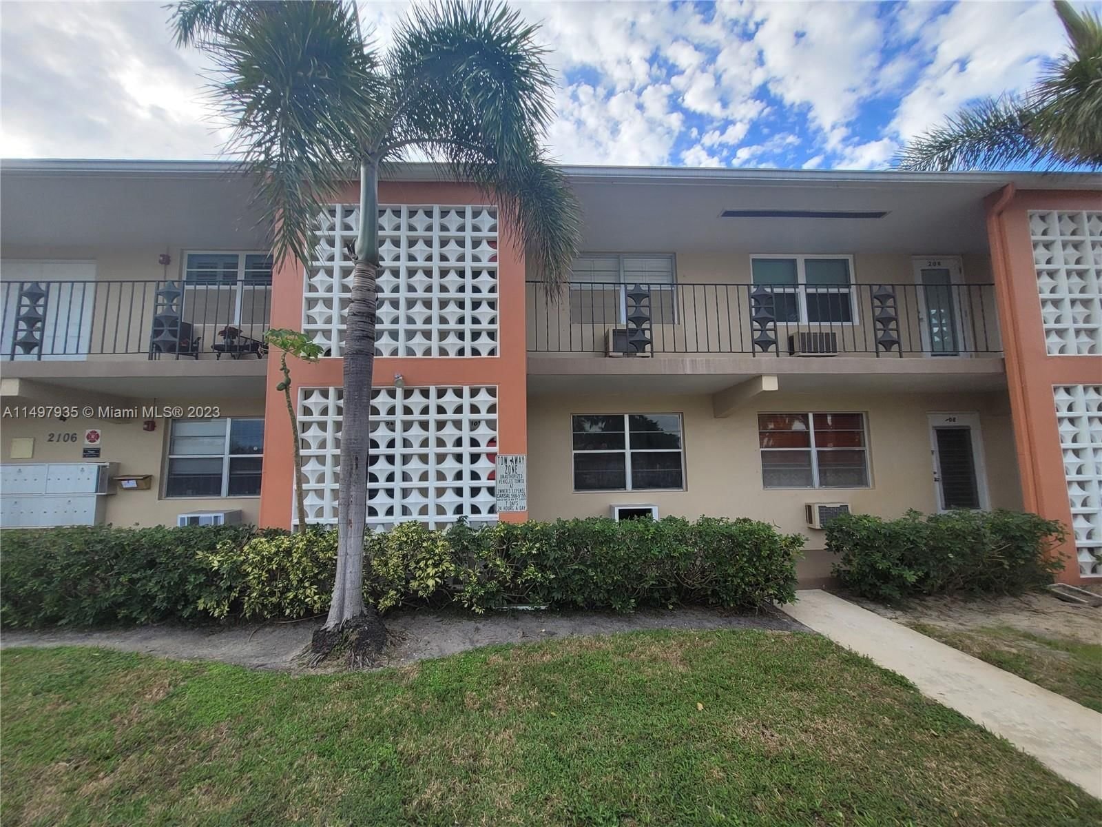 Real estate property located at 2106 56th Ct #107, Broward County, CARLTON TERRACE NTH COOP, Fort Lauderdale, FL