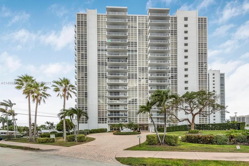 Real estate property located at 2701 Ocean Blvd #2D, Broward County, EMBASSY TOWER INC CONDO, Fort Lauderdale, FL