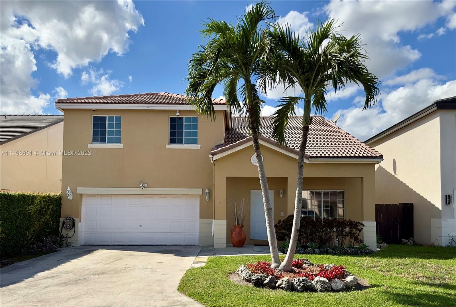 Real estate property located at 7332 158th Ave, Miami-Dade County, WEITZER LAGO MAR HOMES, Miami, FL