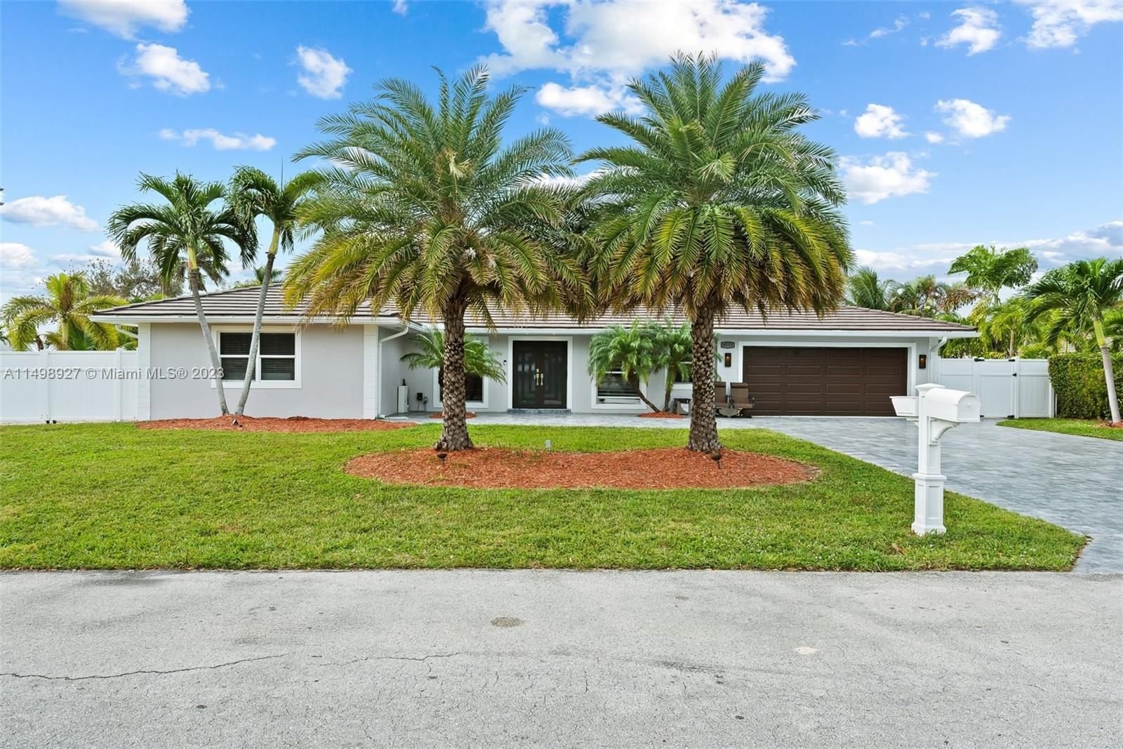 Real estate property located at 4571 27th Ave, Broward County, VENETIAN ISLES 3RD SEC, Lighthouse Point, FL