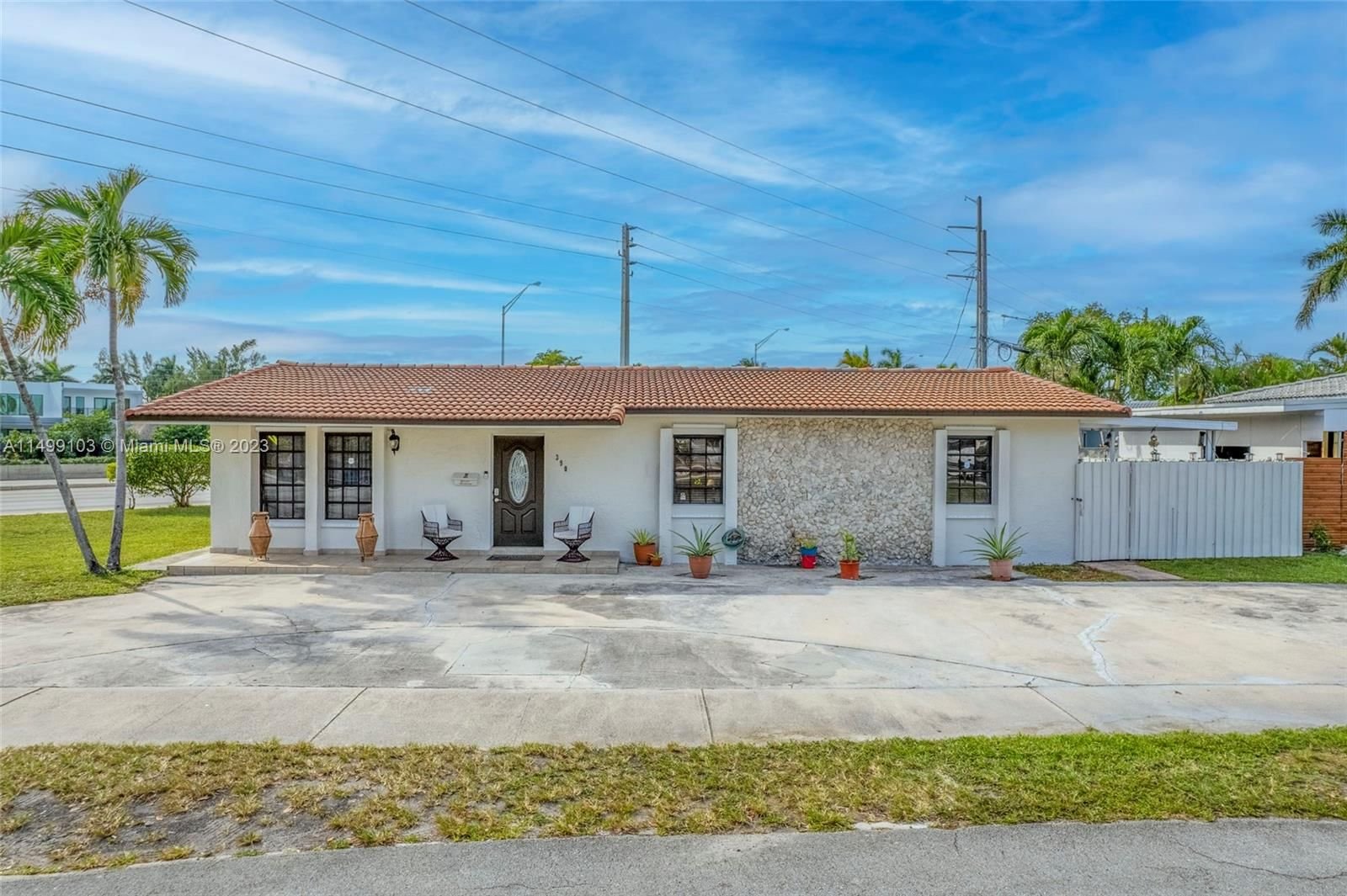 Real estate property located at 390 Cir Dr, Miami-Dade County, DEER PARK ADDN, Hialeah, FL