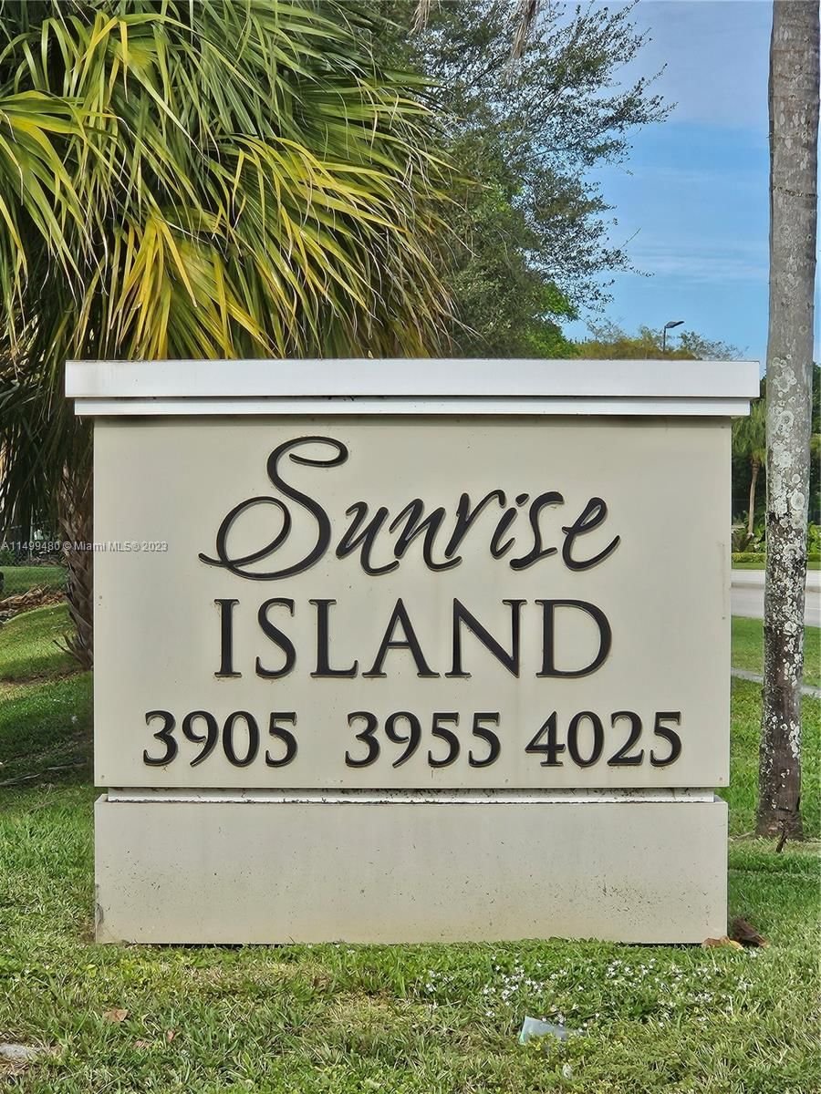 Real estate property located at 4025 Nob Hill Rd #203, Broward County, SUNRISE ISLAND CONDOMINIU, Sunrise, FL