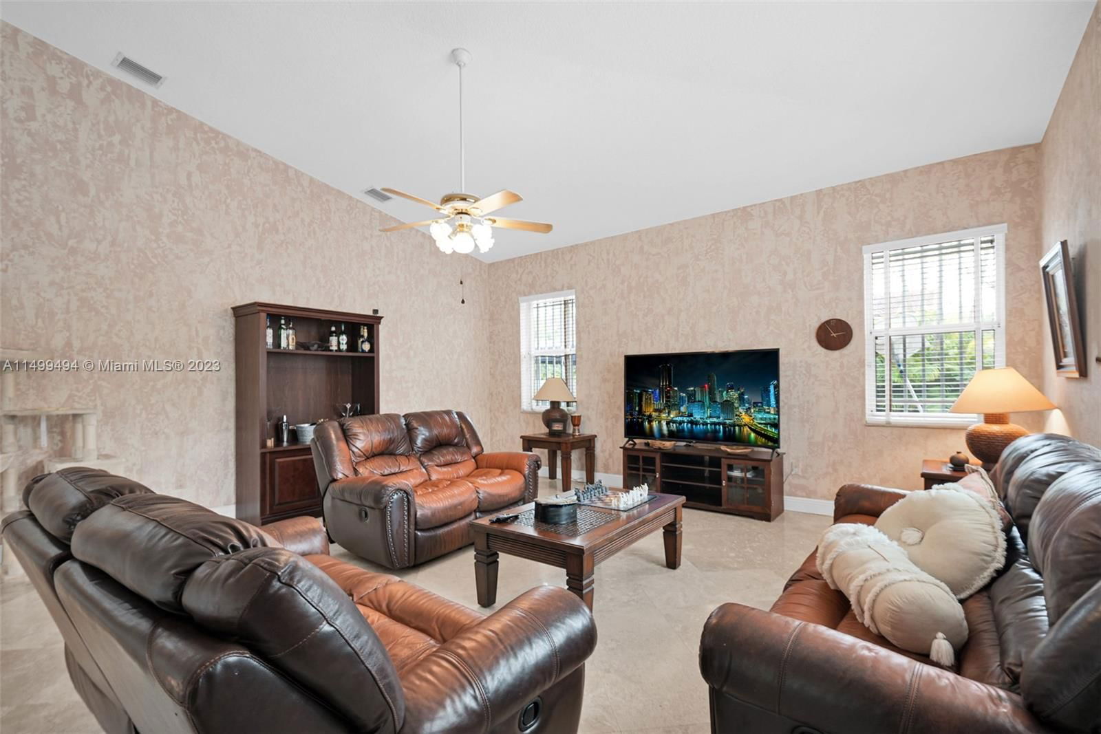 Real estate property located at 5750 67th Ave, Miami-dade, Beverly Hills, South Miami, FL