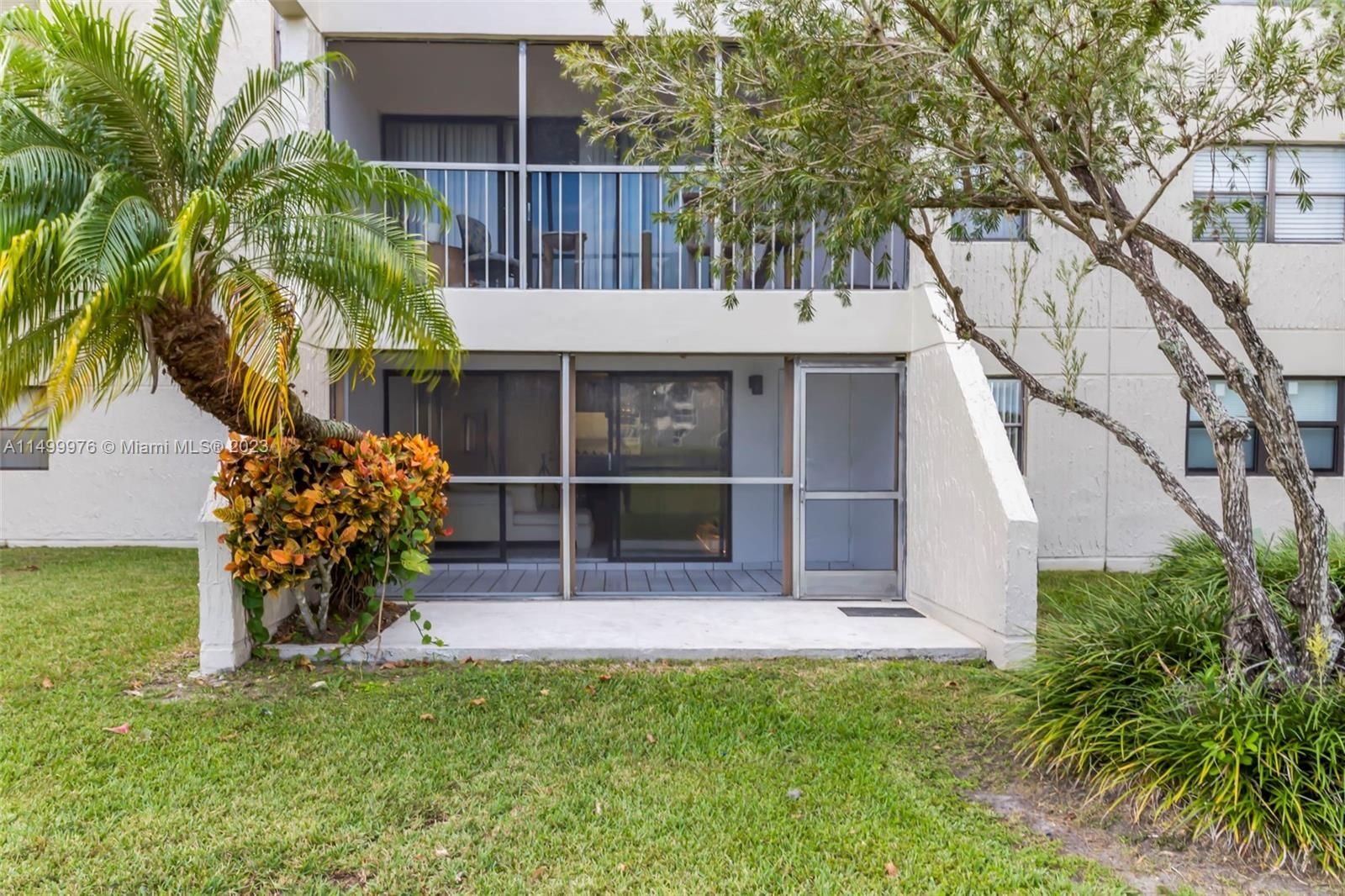 Real estate property located at 210 Lakeview Dr #107, Broward County, BUILDING SEVEN OF RACQUET, Weston, FL