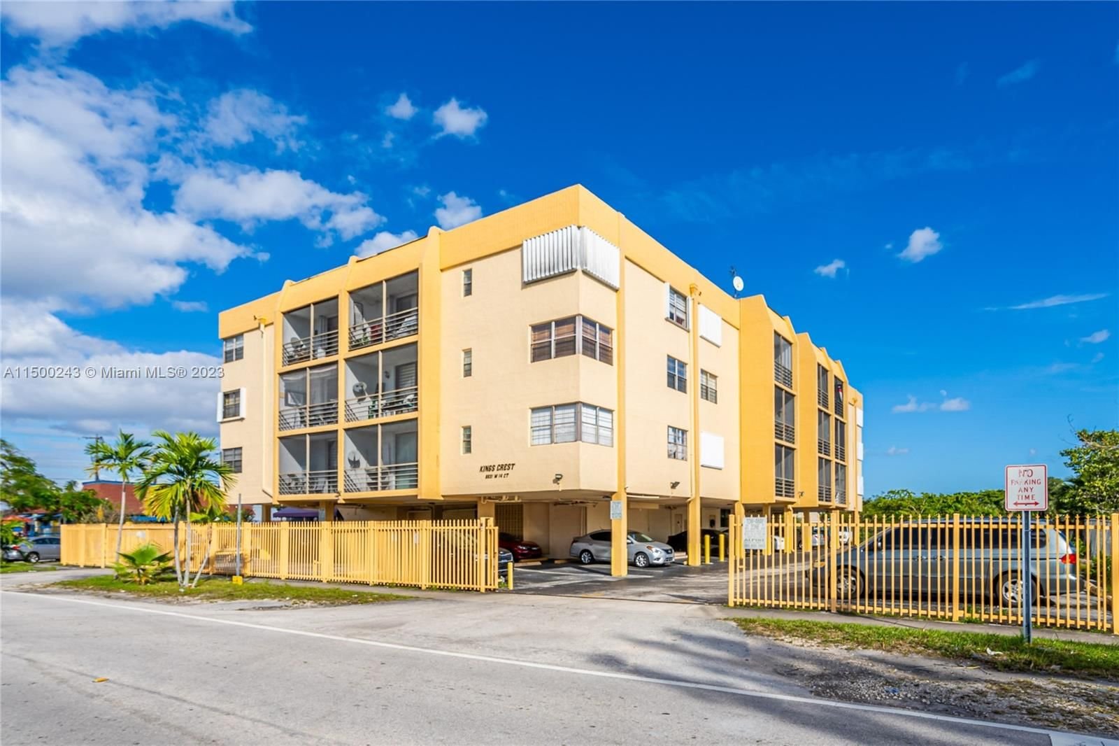 Real estate property located at 6831 14th Ct #303, Miami-Dade County, KINGS CREST CONDO, Hialeah, FL