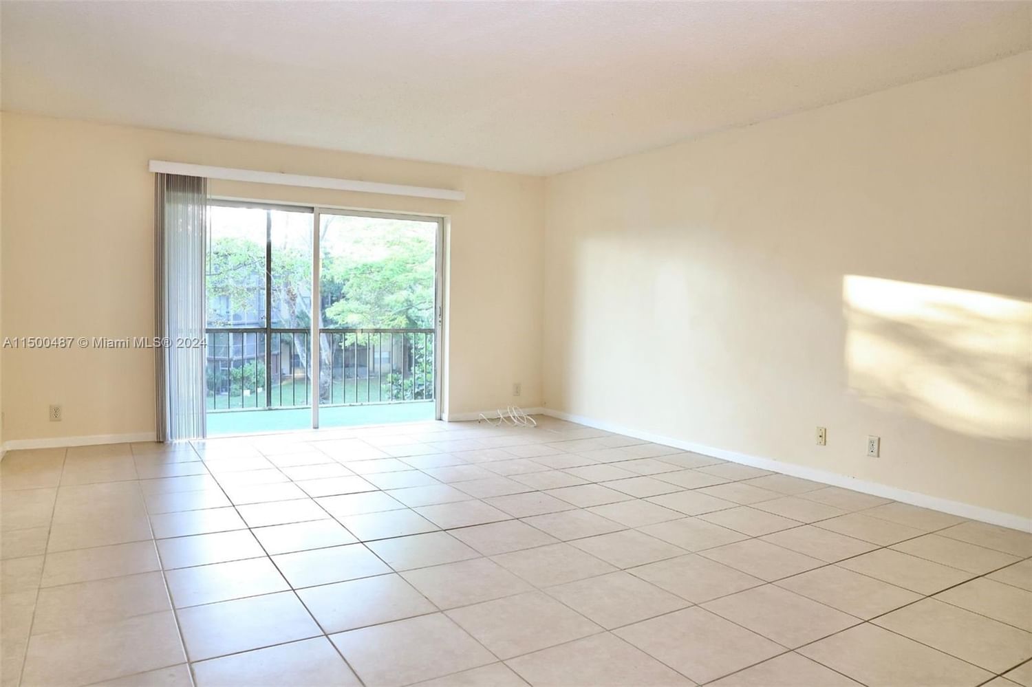 Real estate property located at 6001 Falls Cir Dr #309, Broward, INVERRARY COUNTRY CLUB, Lauderhill, FL