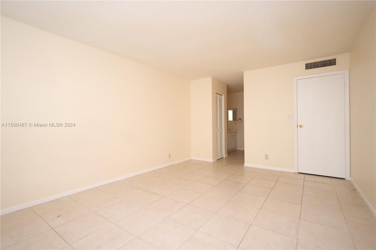 Real estate property located at 6001 Falls Cir Dr #309, Broward, Inverrary Country Club, Lauderhill, FL