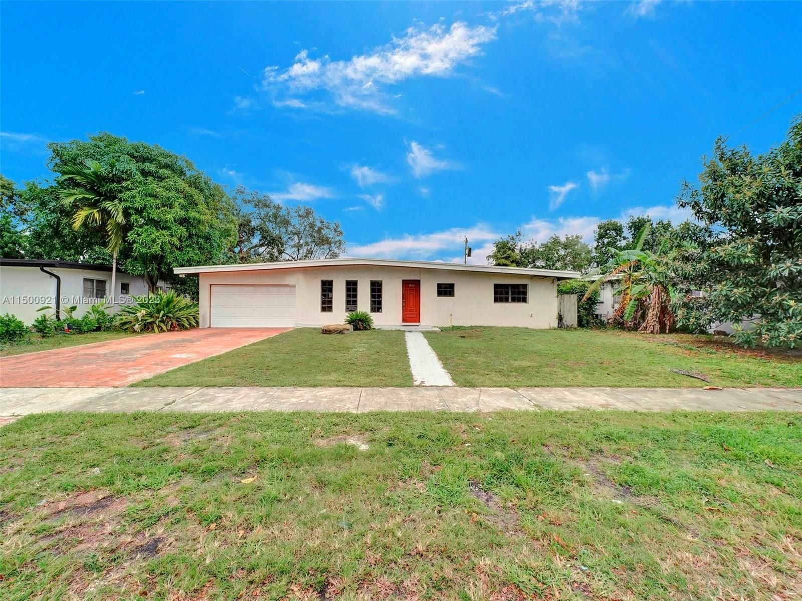 Real estate property located at 1941 186th Dr, Miami-Dade County, SKY LAKE, North Miami Beach, FL