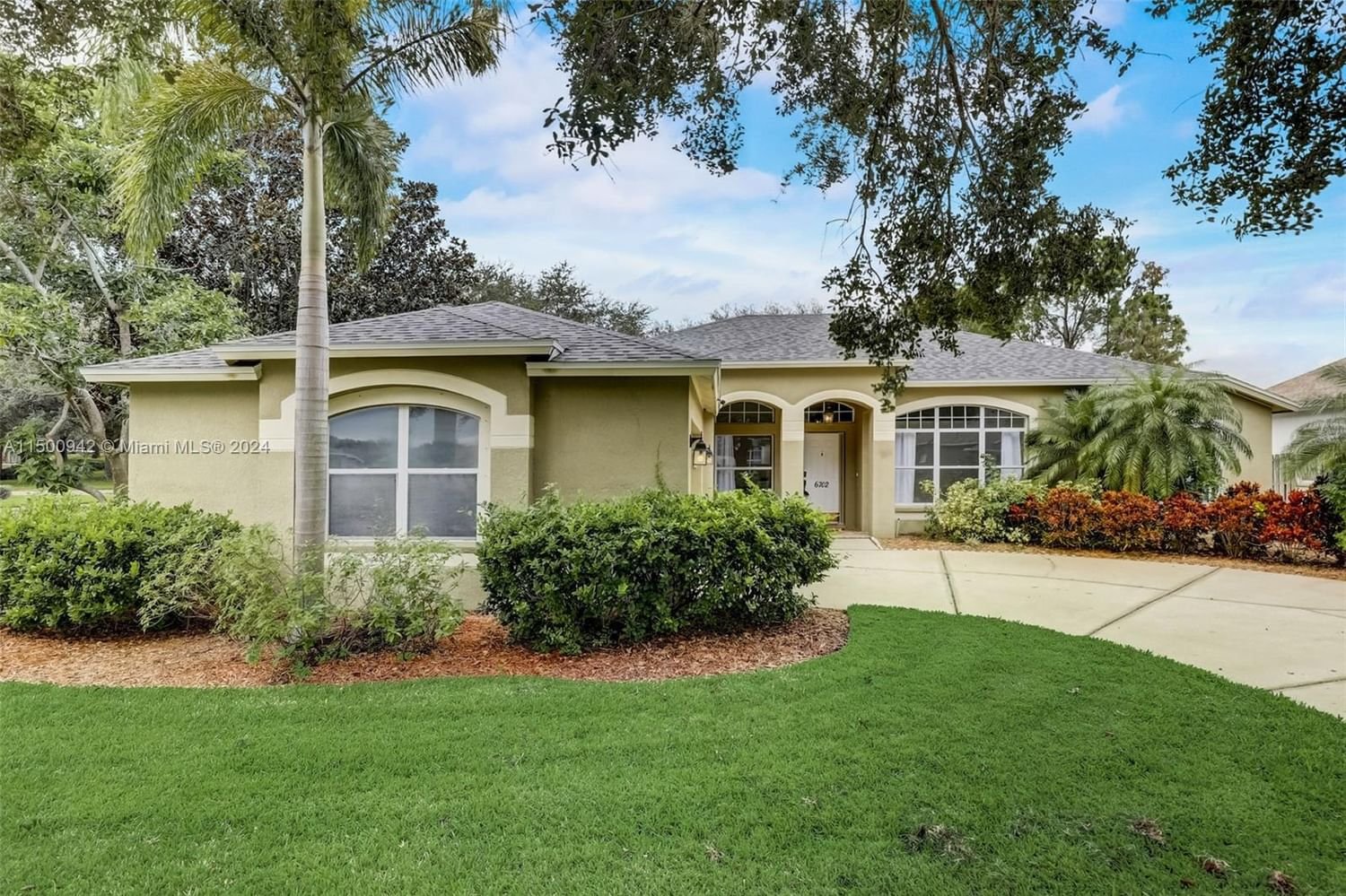 Real estate property located at 6702 Brighton Park Drive, Hillsborough County, COVINGTON PARK PHASE 2B 2C, Other City - In The State Of Florida, FL