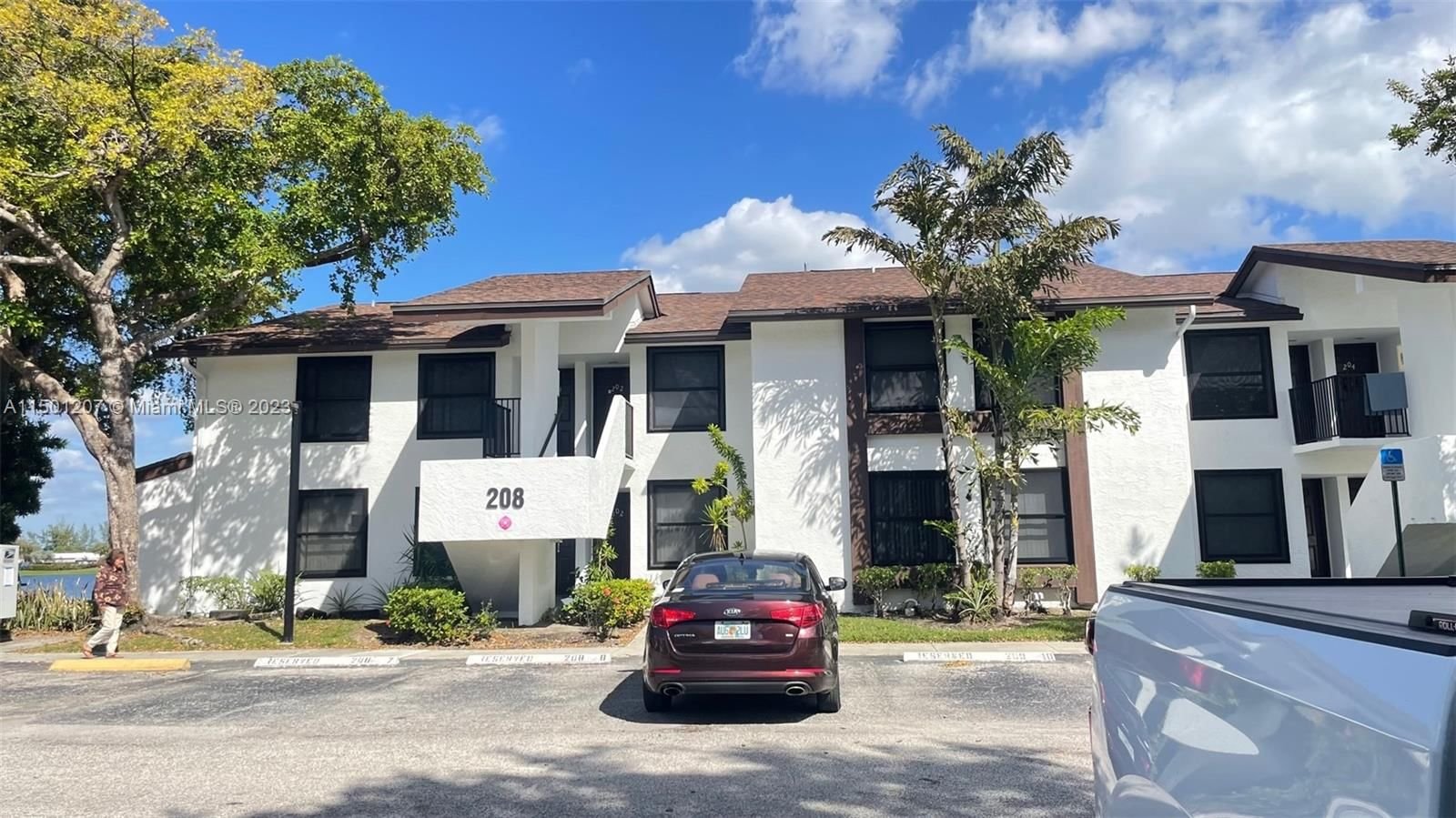 Real estate property located at 208 Lake Pointe Dr #102, Broward County, LAKE POINTE CONDOMINIUM N, Oakland Park, FL