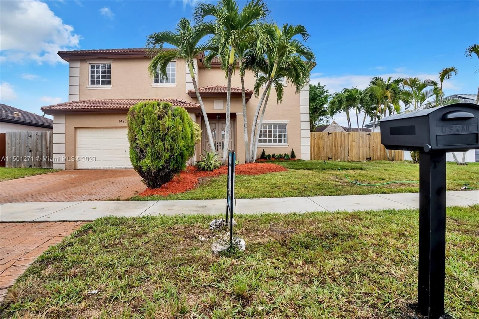 Real estate property located at 14235 294th St, Miami-Dade County, BISCAYNE DRIVE ESTATES, Homestead, FL