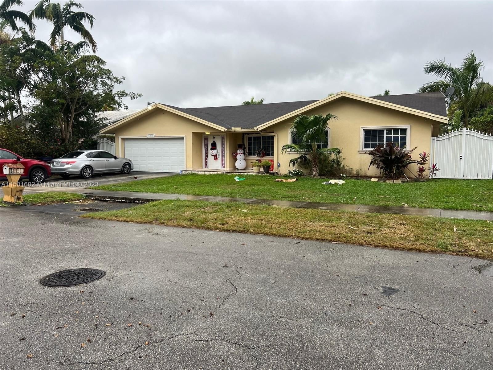 Real estate property located at 10620 146th Ct, Miami-Dade County, RAMAS OF KENDALL, Miami, FL
