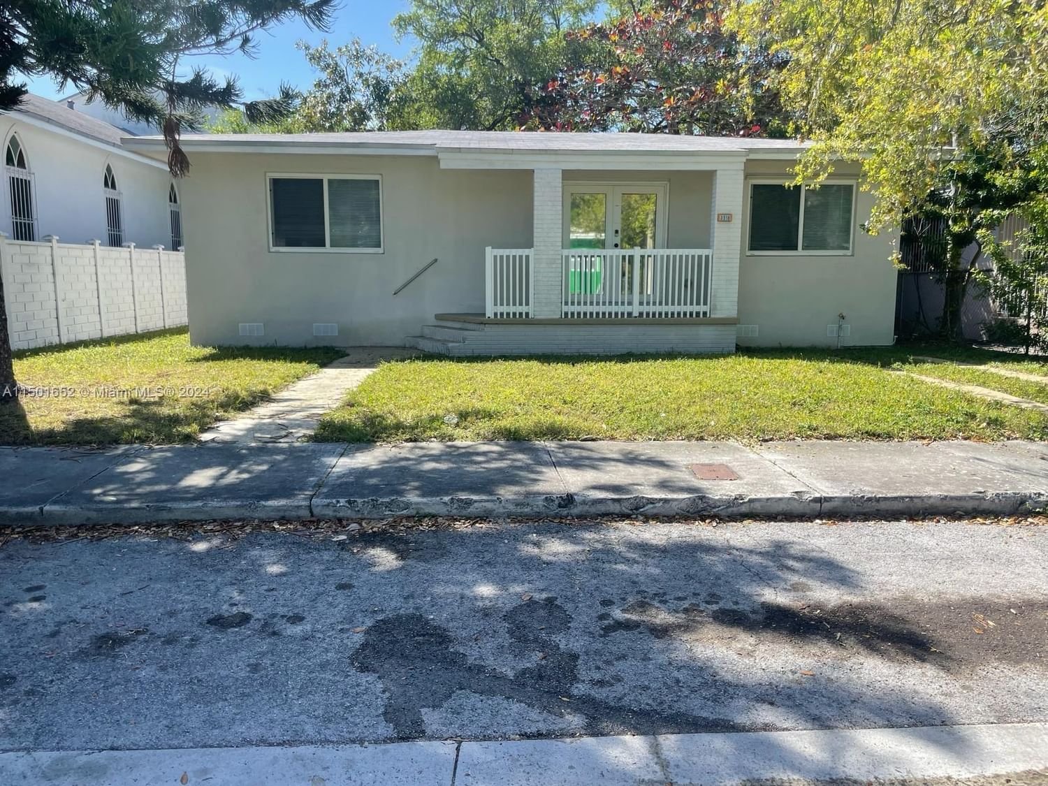 Real estate property located at 3518 Charles Ave, Miami-Dade County, FROW HOMESTEAD, Miami, FL