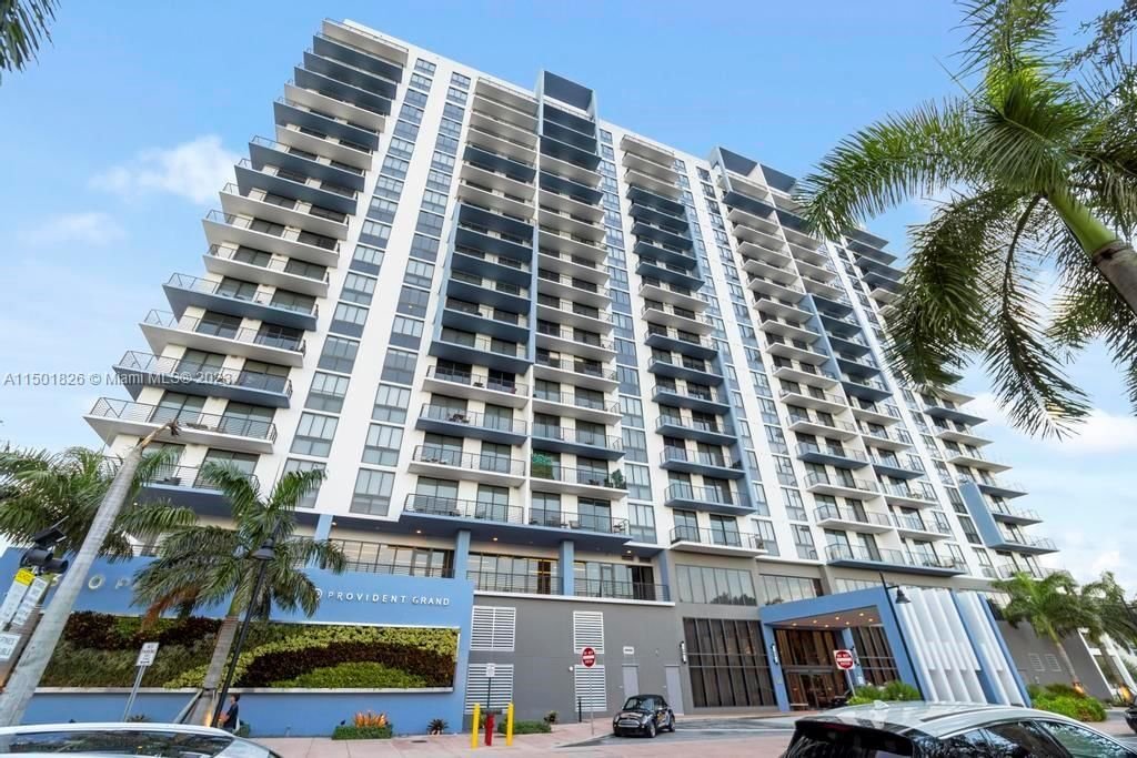 Real estate property located at 5350 84th Ave #1013, Miami-Dade County, 5350 PARK CONDO, Doral, FL