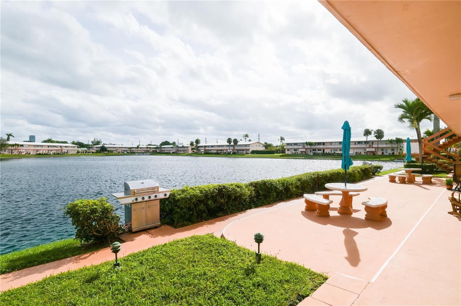 Real estate property located at 925 11th Ave #3J, Broward County, ROLEN LAKE GARDENS CO-OP, Hallandale Beach, FL