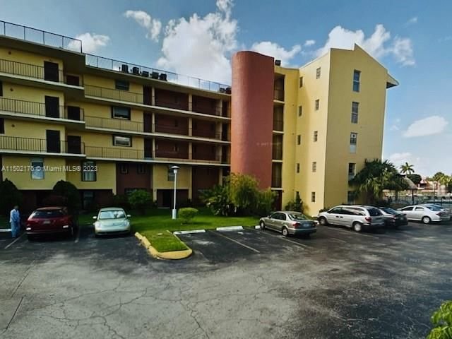 Real estate property located at 8775 Park Blvd #316, Miami-Dade County, FERNWOODS CONDO NO 1, Miami, FL